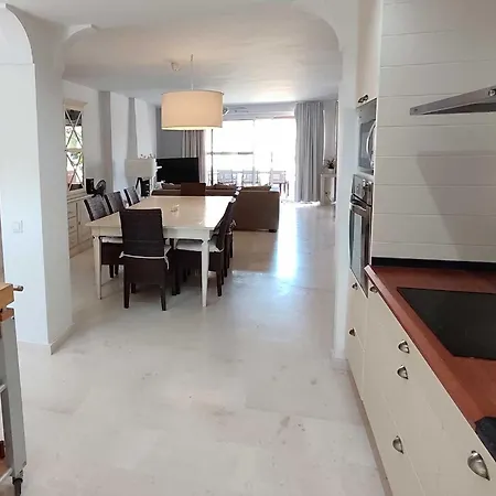 Cartuja Del Golf אסטפונה