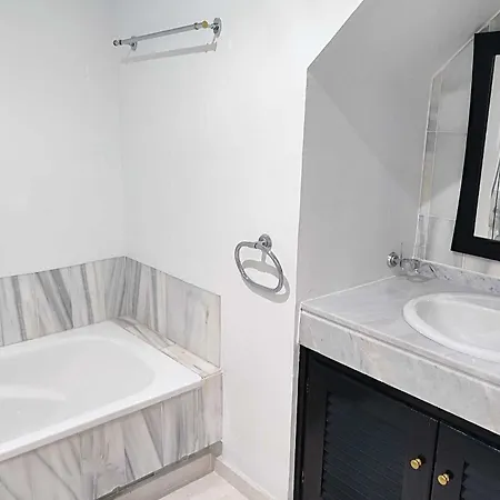 Cartuja Del Golf אסטפונה