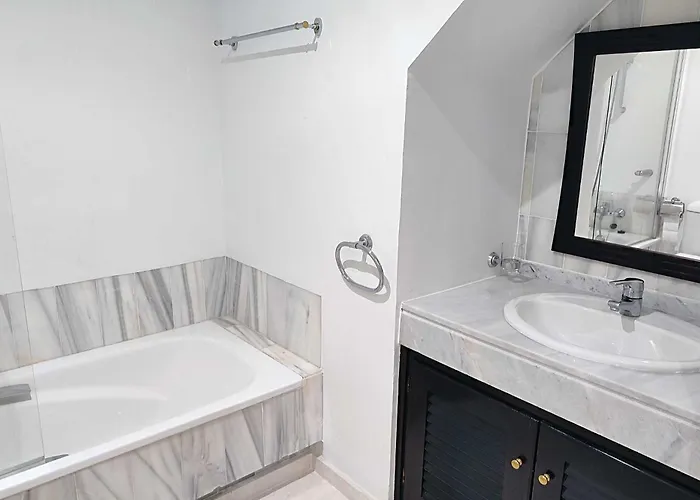 Cartuja Del Golf Estepona